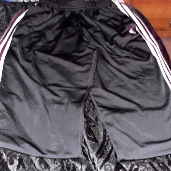 Adaidas jogging pants size lg. like new - Picture 3 of 3